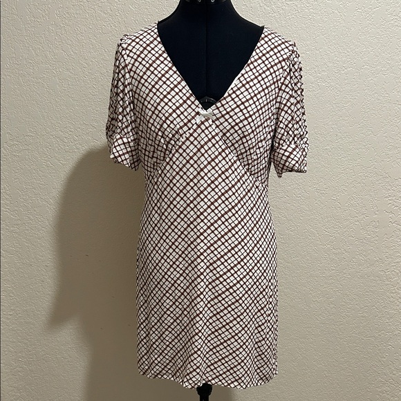 Wayf Dresses & Skirts - Wayf Brown and White Checkered Dress